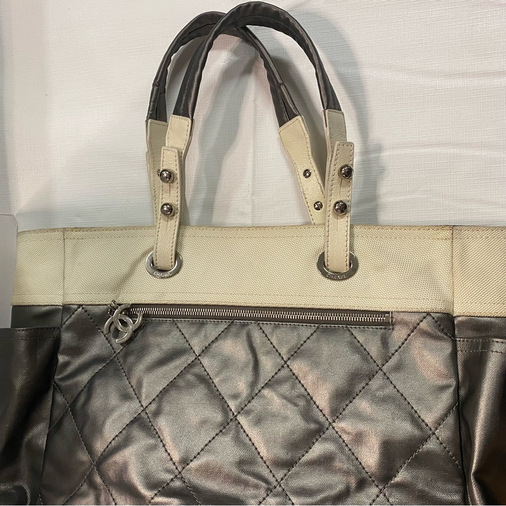 CHANEL Metallic Silver and Cream Tote Bag - Picture 8 of 16